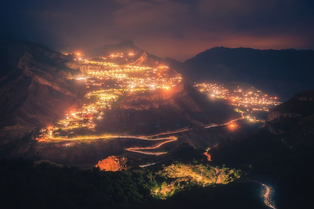 游戏板块震动上行 恺英网络涨停